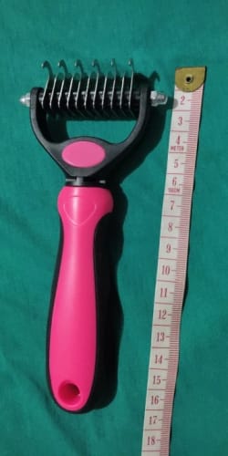Customer photo review of Vixinx PetBrush™ - Prevent flying hairs (1 + 1 free)