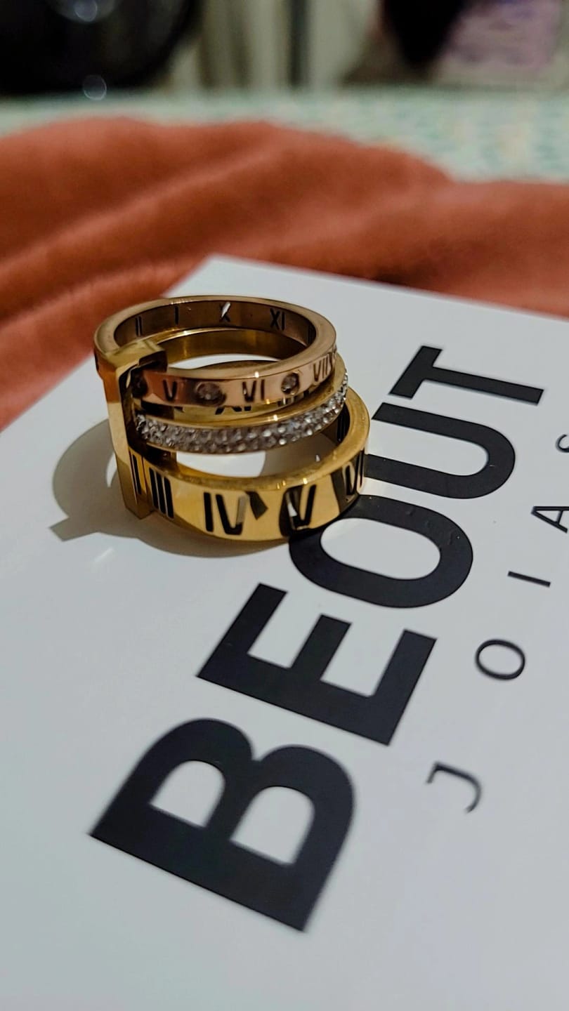 Customer photo review of Anel Triplo Momentos Banhado em Ouro 18k