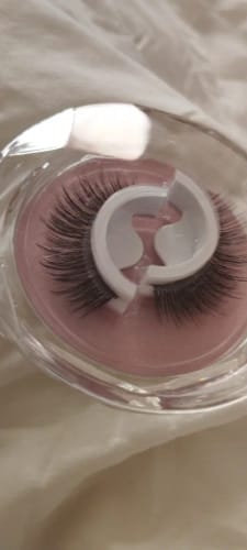 Customer photo review of Vixinx Sisa™ - Reusable adhesive false eyelashes (3+1 free)