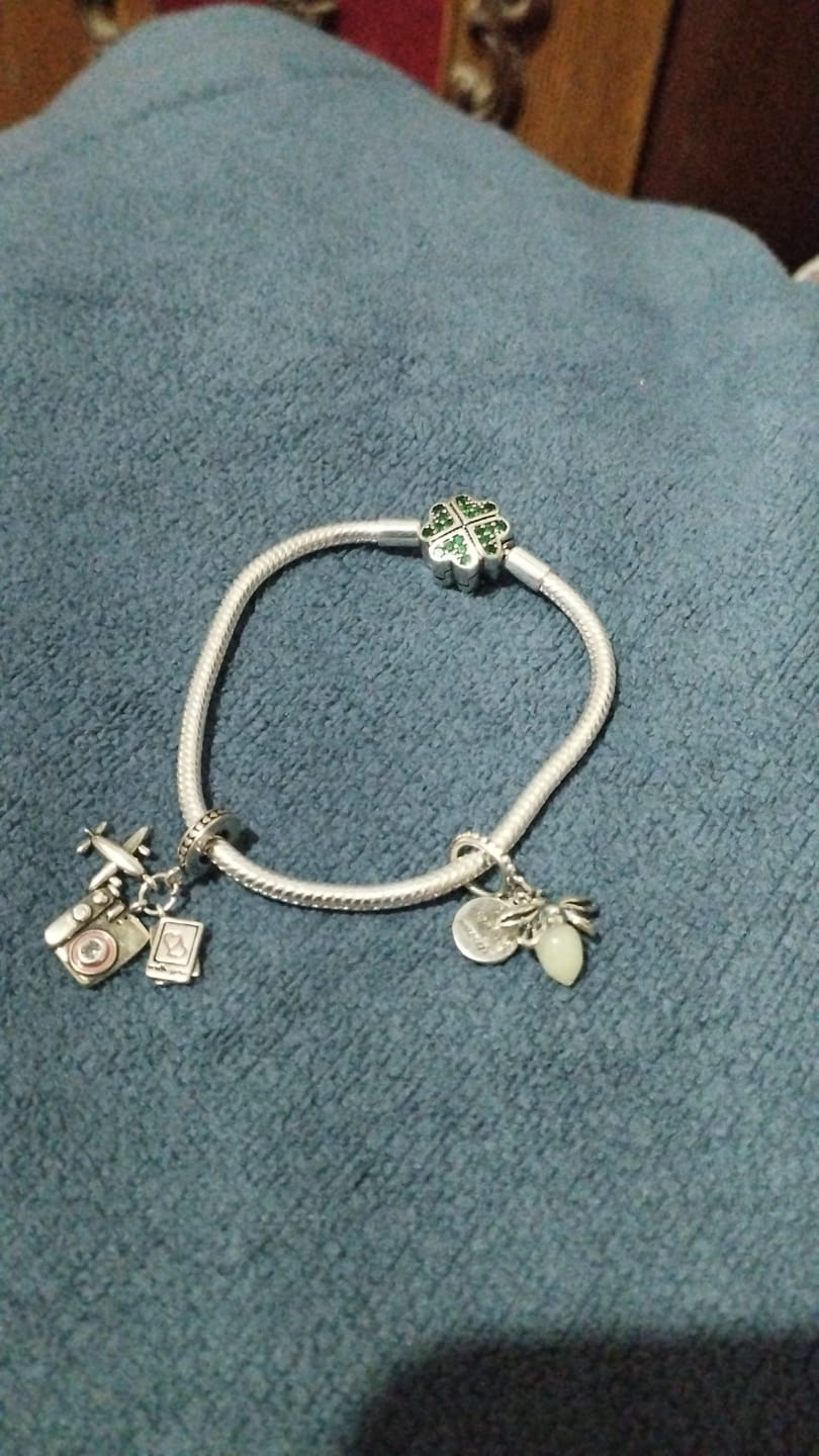 Customer photo review of Pulsera Trebol de la Buena Suerte