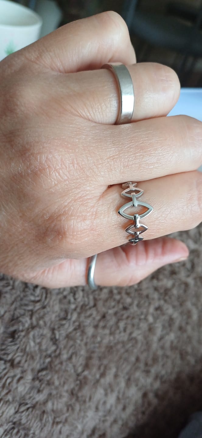 Customer photo review of Molto Multi Link Ring