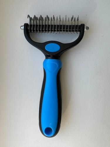 Customer photo review of Vixinx PetBrush™ - Prevent flying hairs (1 + 1 free)