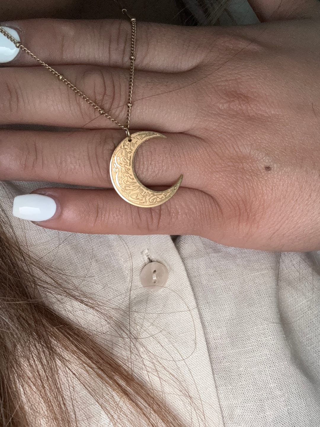 Customer photo review of "Gewiss, mit der Erschwernis, kommt die Erleichterung" Mond Halskette