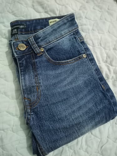 Customer photo review of Slim-Fit Stretchable Denim Jeans (Light Blue)