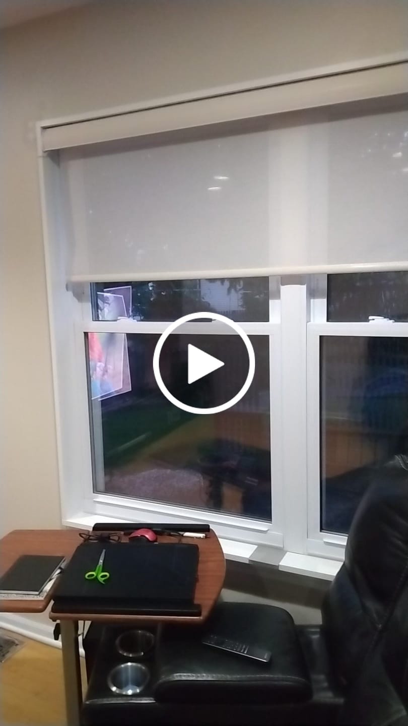 Customer video review of SmartWings Motorized Light Filtering Roller Shades 50% Blackout PVC Free Sunscreen