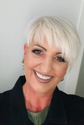 J. C. review of Ethan Thomas Black shampoo & mask duo image 1 out of 2