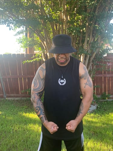 Customer photo review of MENTALITY CREST - BLACK CUT OFF SLEEVELESS