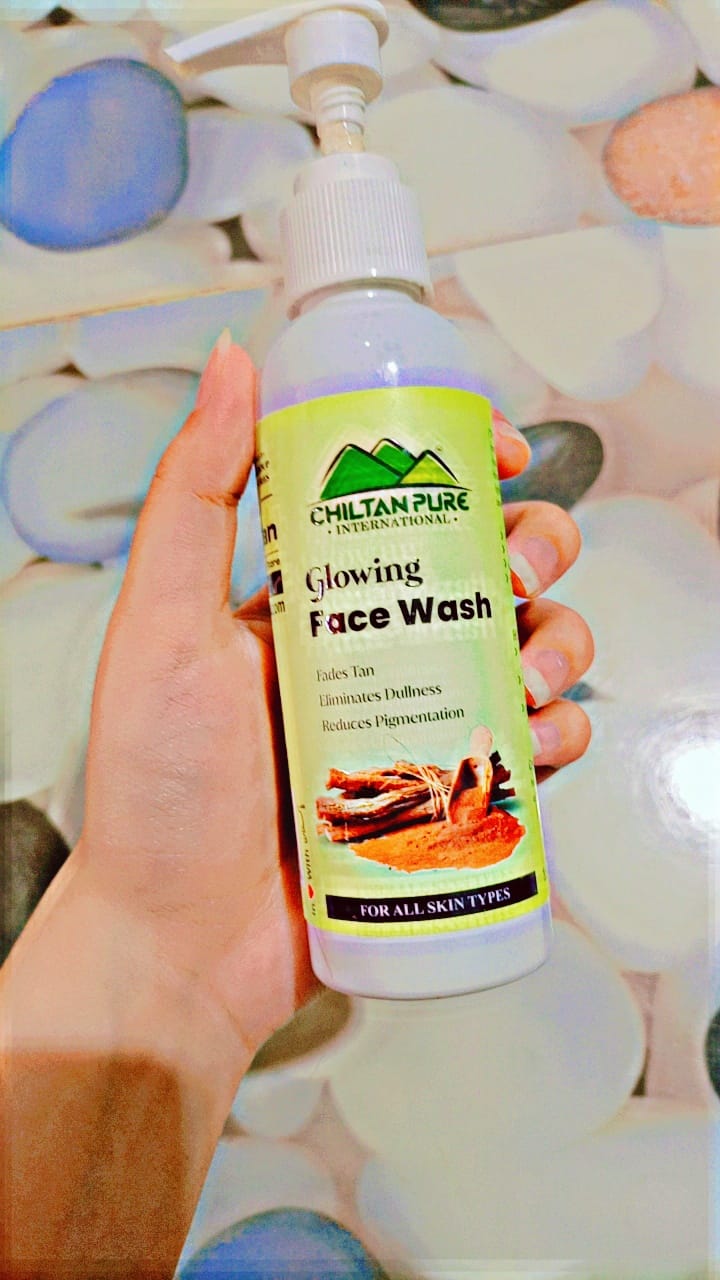 Customer photo review of Glowing Face Wash – Controls Excess Oil, Fades Tan, Clarifies Impurities & Reveals Glowing Complexion
