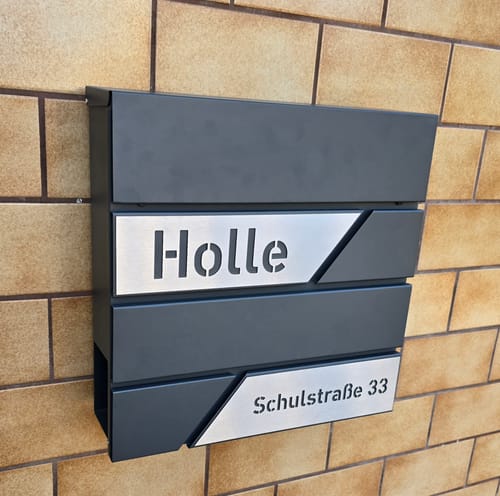 Customer photo review of AlbersDesign Briefkasten B1 anthrazit (RAL7016) personalisiert mit Edelstahl-Schildern