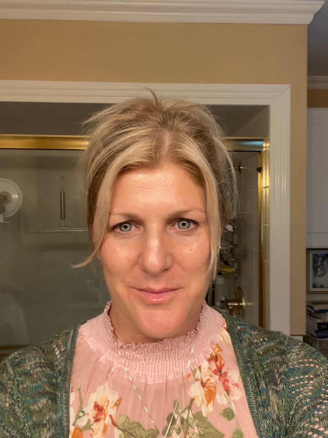 Customer photo review of Aroma GLOW Face Therapy for dry/sensitive/ageless/rosacea-type skin