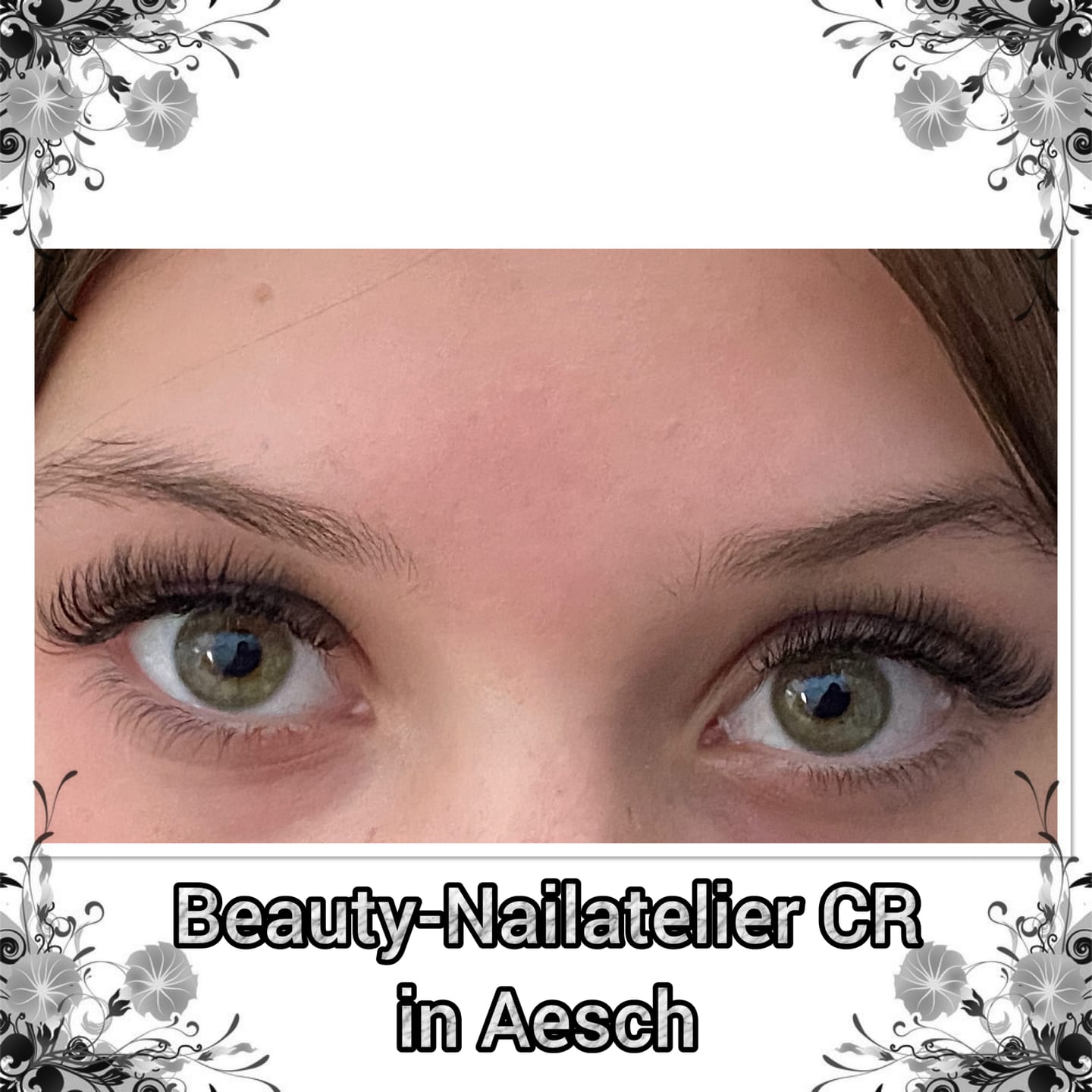 Customer photo review of Bomb Glue 0.1-0.3s Fast Drying Extremely Strong Lash Adhesive