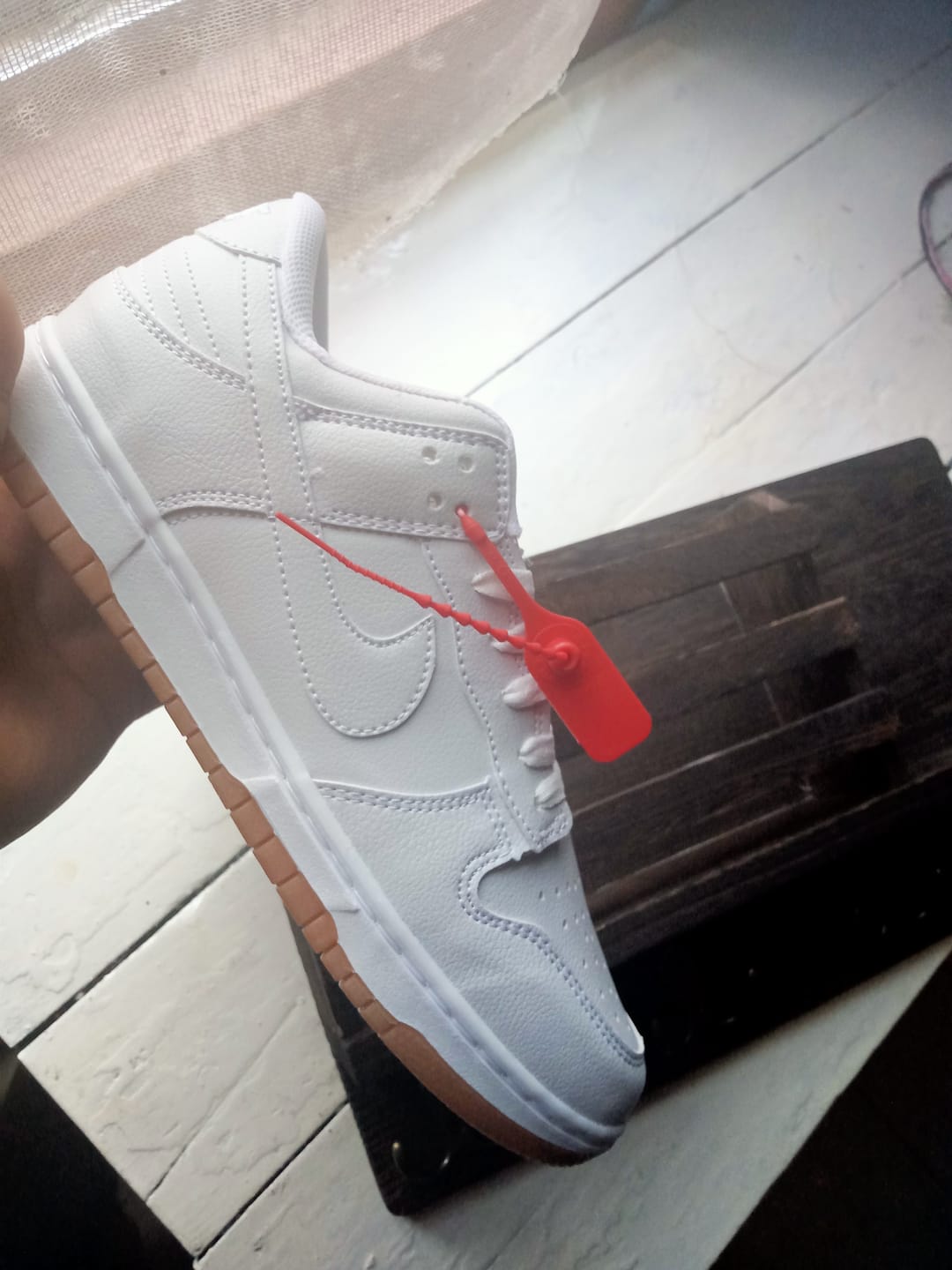 Customer photo review of Tenis Dunk Blanco Ambar