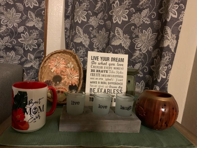 Customer photo review of Best Mom Ever Script Guam Hibiscus Paradise Red 15oz White Mug