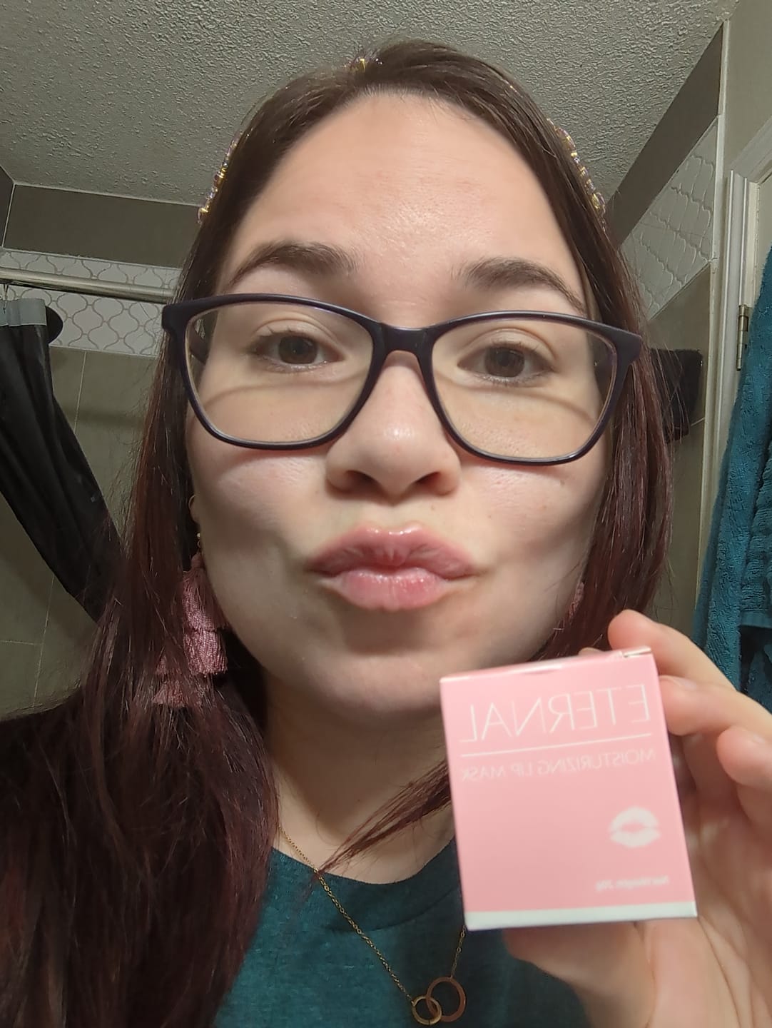 Customer photo review of EternalTW Lip Mask