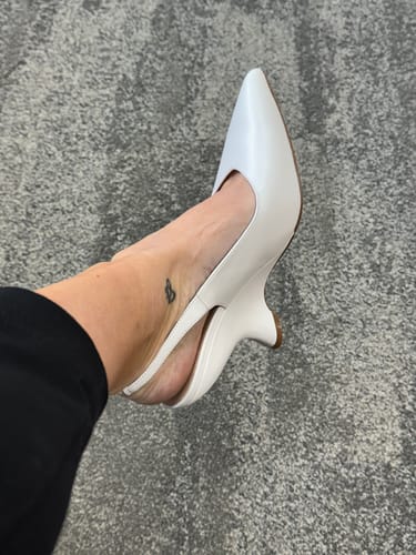 Customer photo review of Monique - White