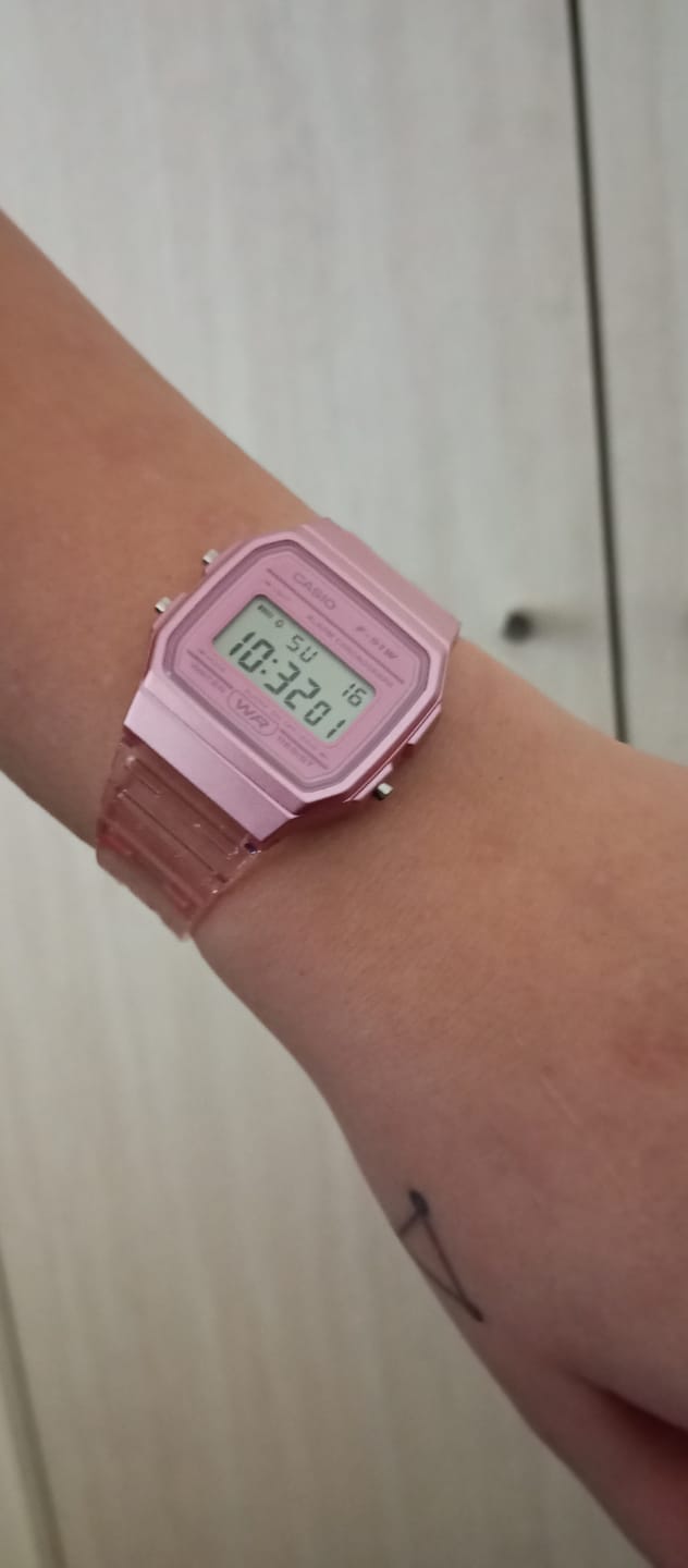 Customer photo review of Reloj Casio Vintage F-91WS-4D Rosado Transparente