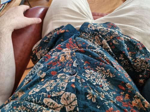 Customer photo review of Chemise à manches courtes boutonnée en coton à fleurs rétro pour hommes