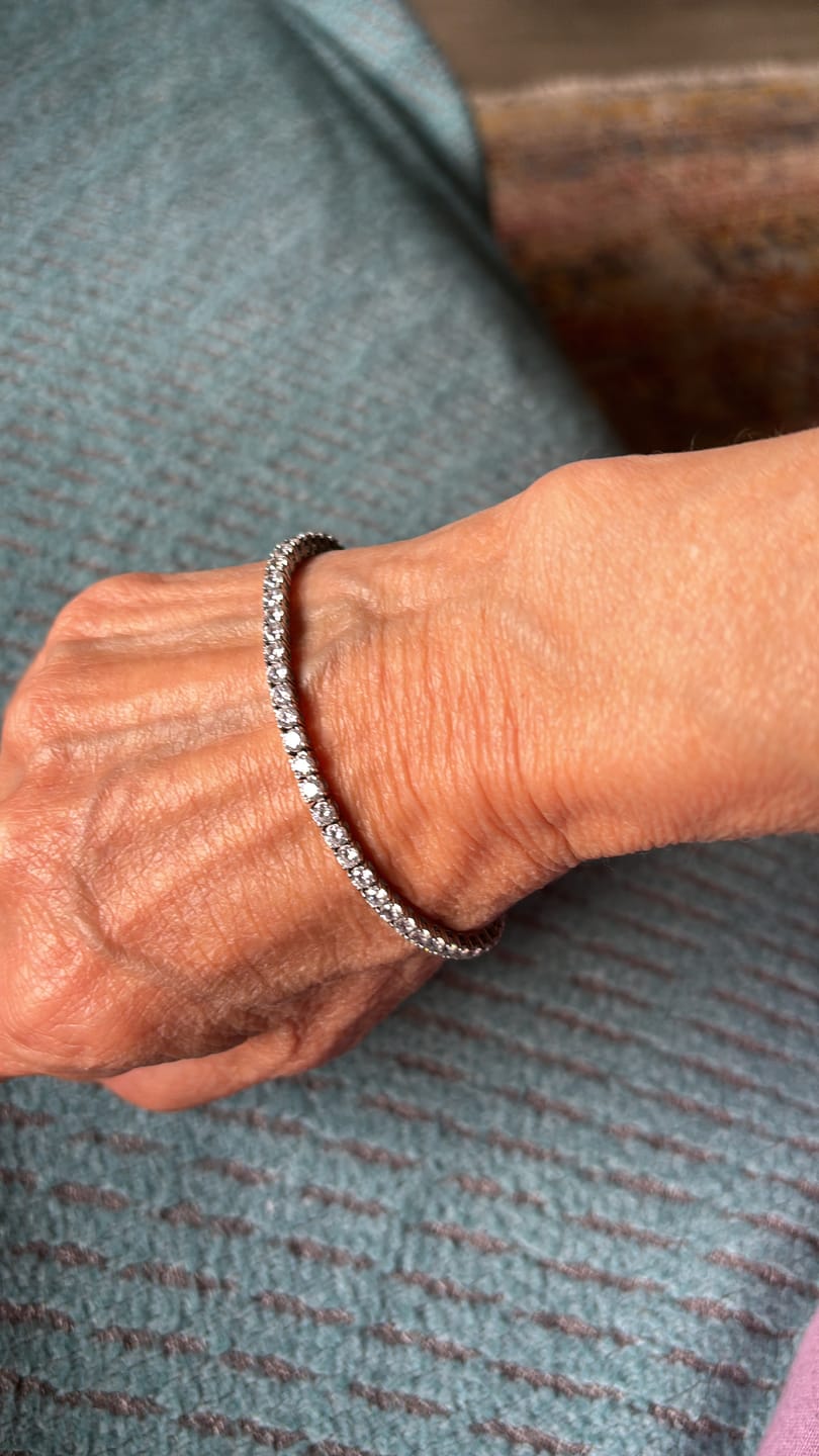 Customer photo review of TENNISBOY BRACELET. - 3MM WHITE GOLD