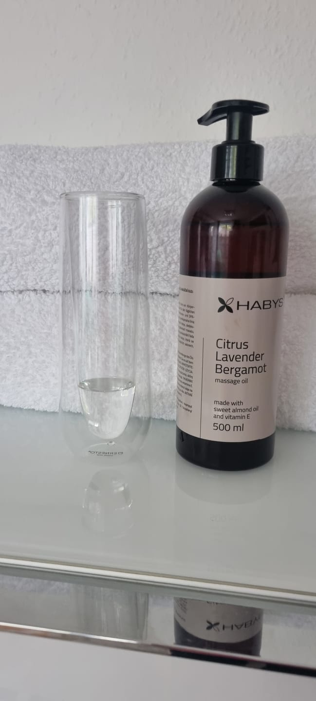 Customer photo review of Massageöl Reya Citrus Lavender Bergamot Habys 500 ml