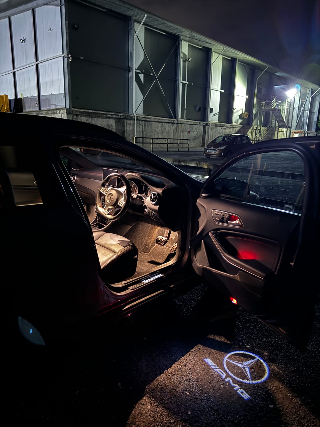 Customer photo review of EuroLuxe Mercedes Benz LED Car Door Welcome Logo Shadow Lights