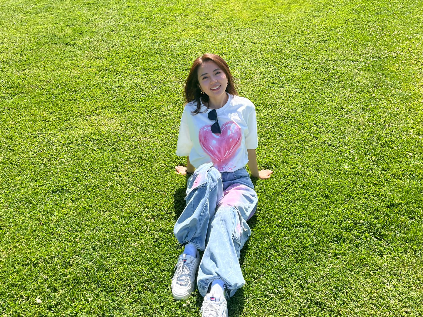 Customer photo review of Aelfric Eden Love Balloon Graphic Tee