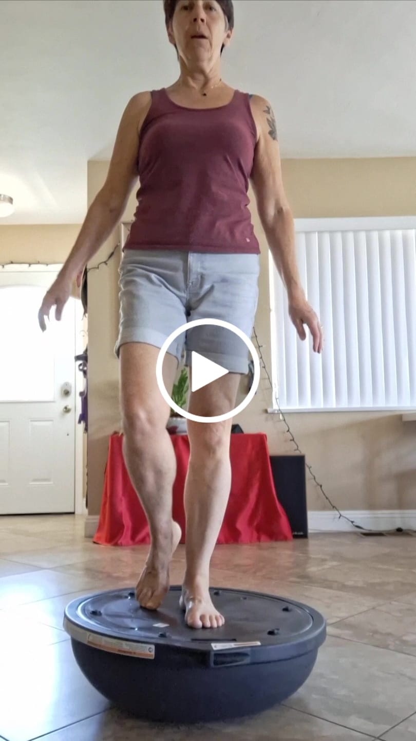 Customer video review of BOSU® Black Home Balance Trainer