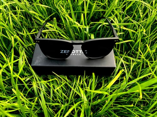 Customer photo review of Zenottic Sun Glasses Samuel
