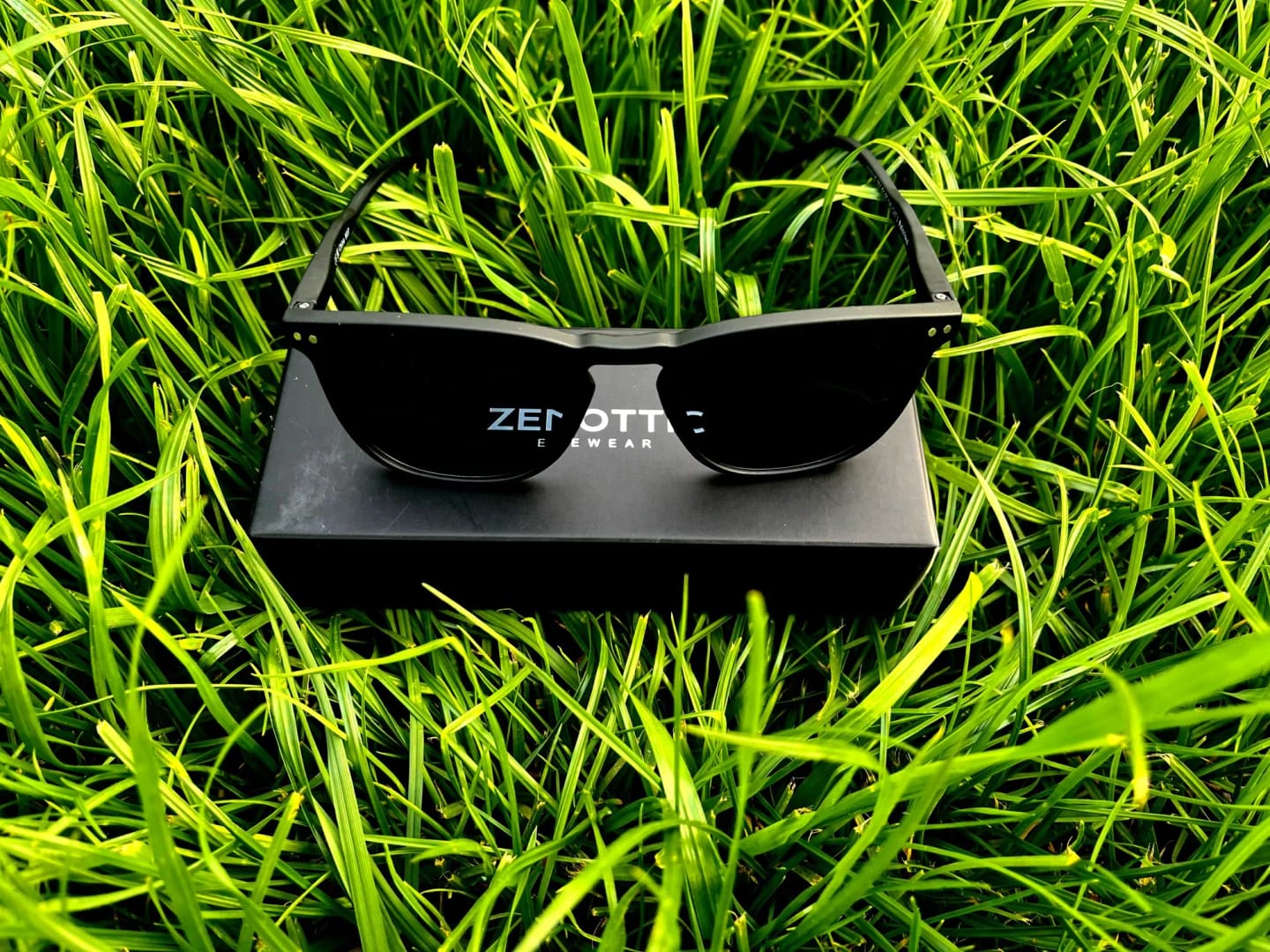 Customer photo review of Zenottic Sun Glasses Samuel