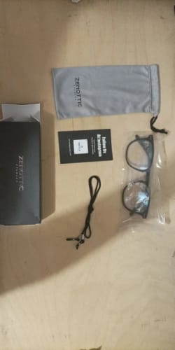 Customer photo review of Zenottic Reading Glasses Julian