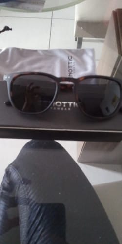 Customer photo review of Zenottic Sun Glasses Samuel