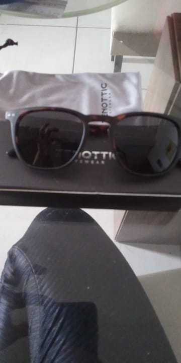 Customer photo review of Zenottic Sun Glasses Samuel