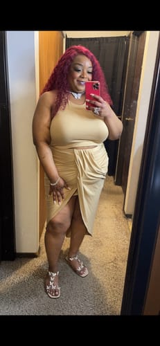 Customer photo review of 99J Burgundy Curly Hair Undetectable Glueless HD Lace Frontal Wig