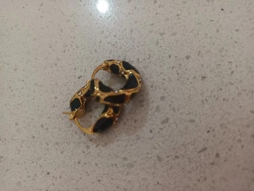 Customer photo review of Arizona Hinged Hoops | 18k Gold
