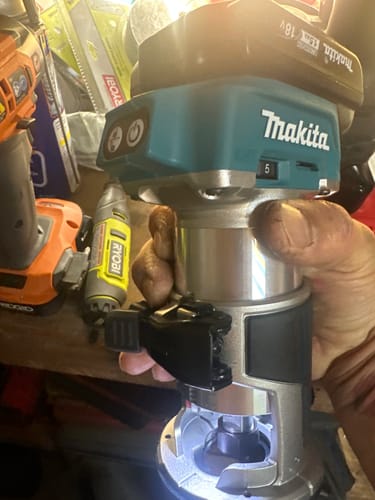 Customer photo review of Makita XTR01Z 18V LXT Lithium-Ion Cordless Router (Tool Only)