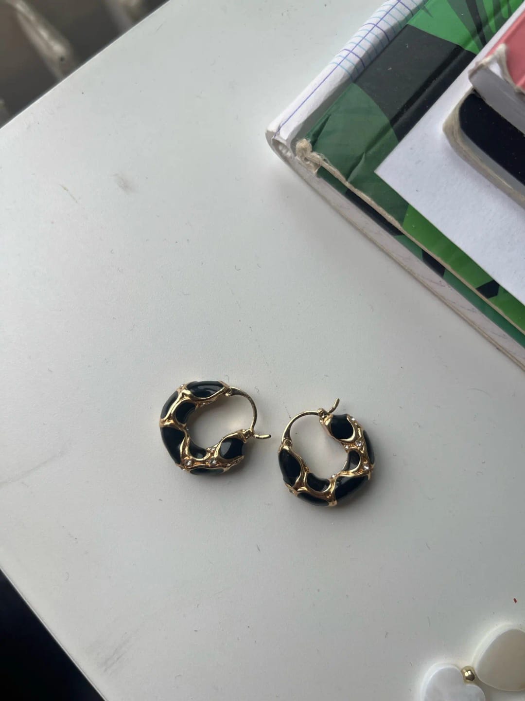 Customer photo review of Arizona Hinged Hoops | 18k Gold