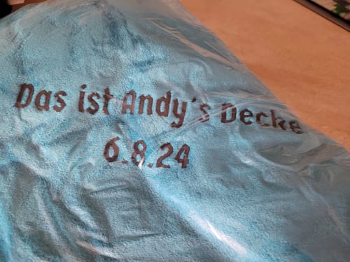 Customer photo review of Wolimbo Premium Wohndecke mit Namen 150x200cm