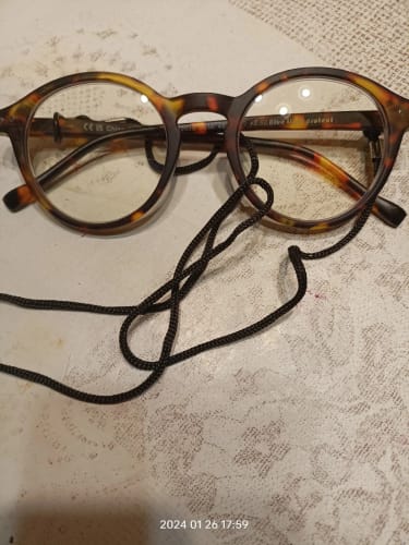Customer photo review of Zenottic Reading Glasses Aaron
