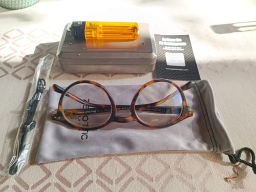 Customer photo review of Zenottic Reading Glasses Aaron
