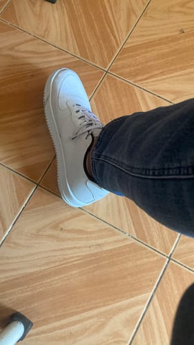 Customer photo review of Tenis 270 Blanco Negro Negro