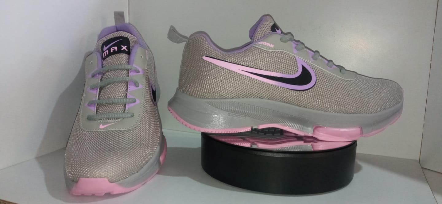 Customer photo review of Tenis 025 Plata Lila Rosa