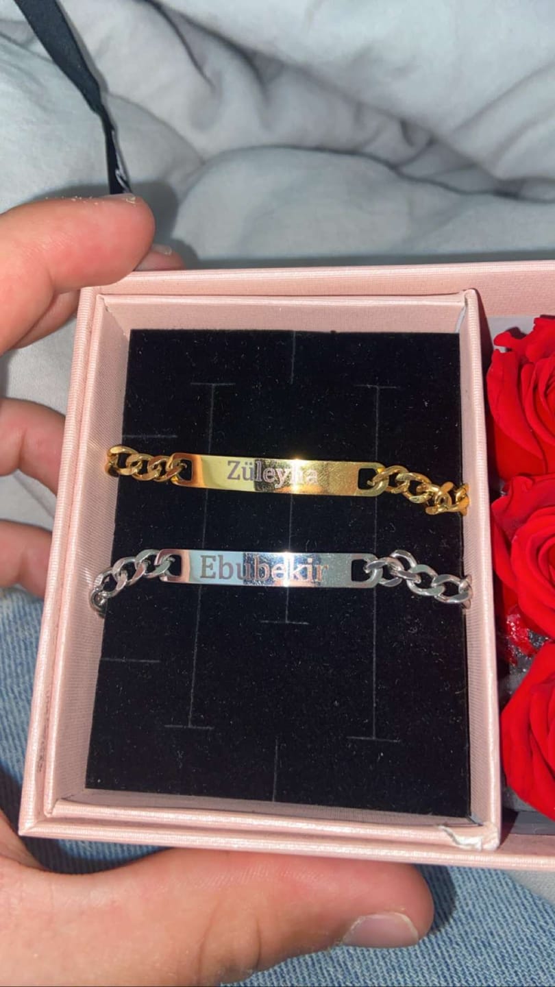Customer photo review of Eternal Rose Gift Box