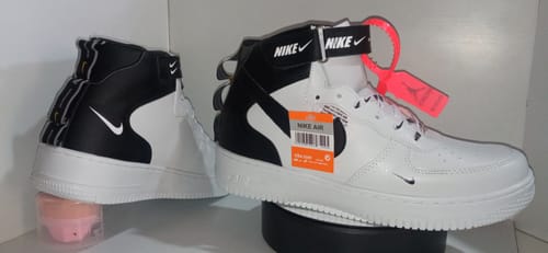 Customer photo review of Tenis 875 Blanco Negro