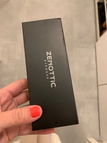 Customer photo review of Zenottic Reading Glasses Aaron