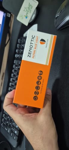Customer photo review of Zenottic Reading Glasses Kenny