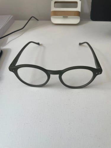 Customer photo review of Zenottic Reading Glasses Aaron