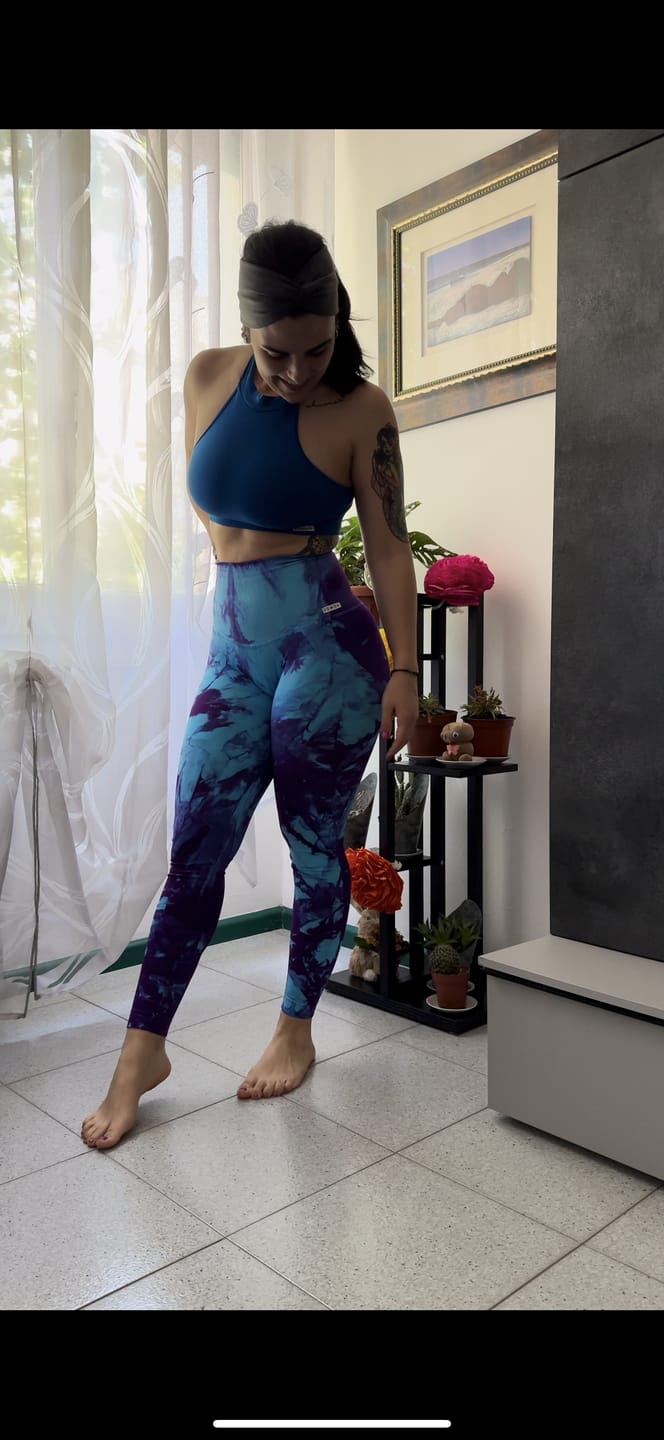 Customer photo review of Leggings Maltinto Caos Azzurro Viola