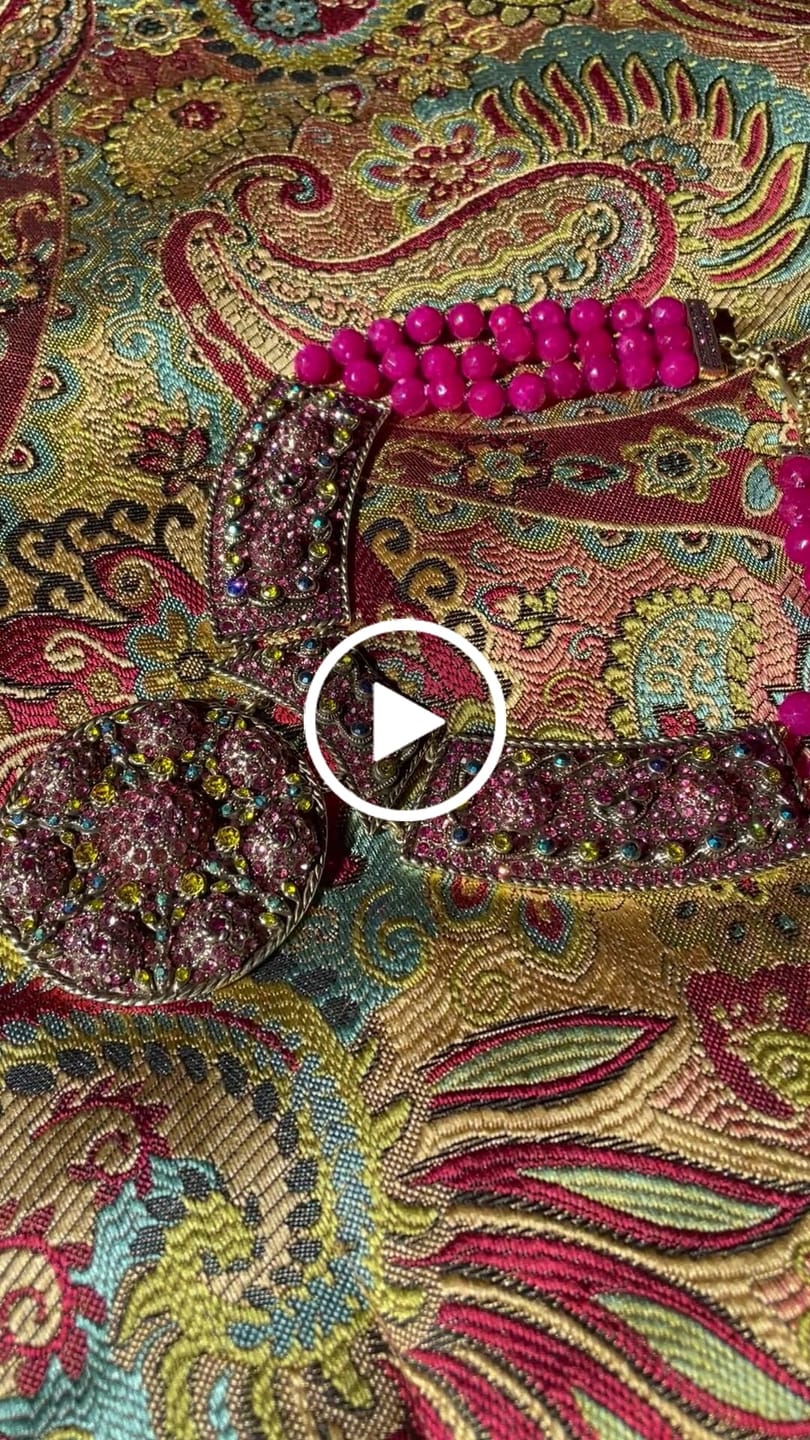Customer video review of HEIDI DAUS®"Cat's Pajama's" Beaded Crystal Statement Necklace