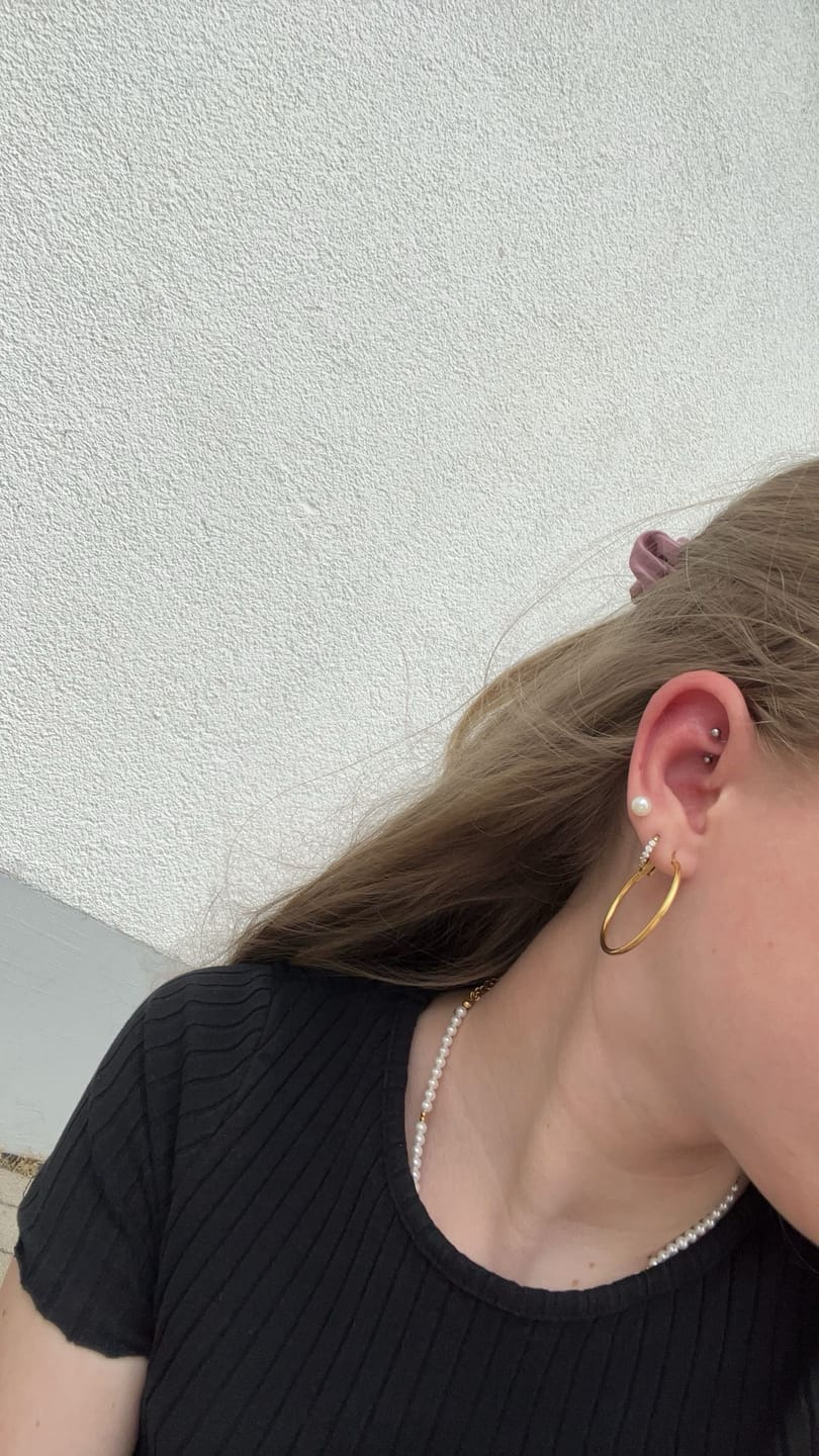 Customer photo review of Large Hoops Ohrringe | 18K vergoldet