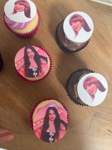 Customer photo review of 15 x 5 cm Pre-cut Standard Cupcake Custom Edible Icing Images