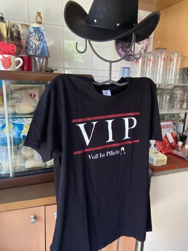 Customer photo review of VIP Wein - T-Shirt